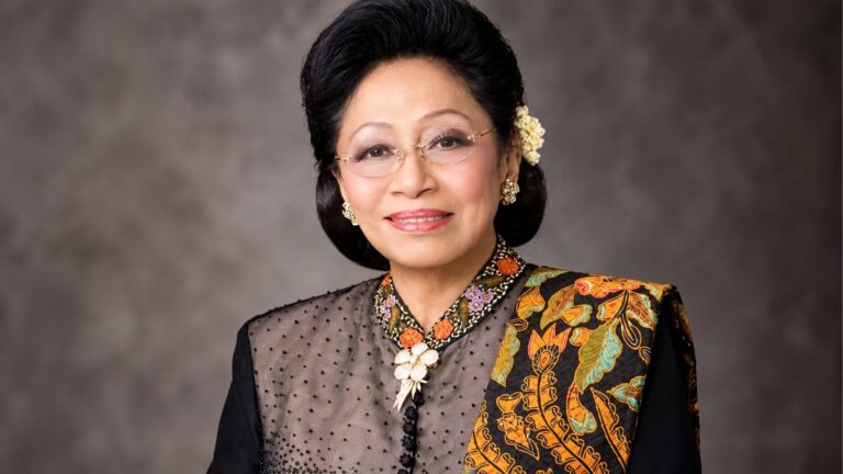 Profil Martha Tilaar: Perjalanan Hidup Pendiri Sariayu, Pendidikan, Karier, dan Warisan Bisnis Kecantikan Indonesia